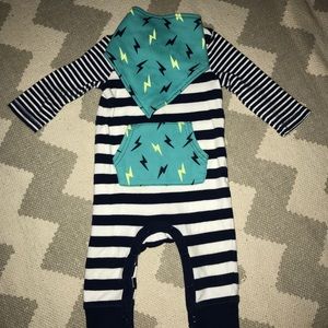 Baby boy playsuit with bandana bib